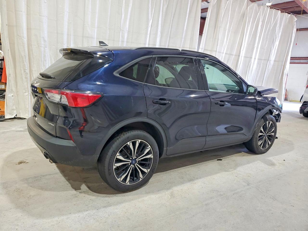 2021 Ford Escape Se - Фото 3