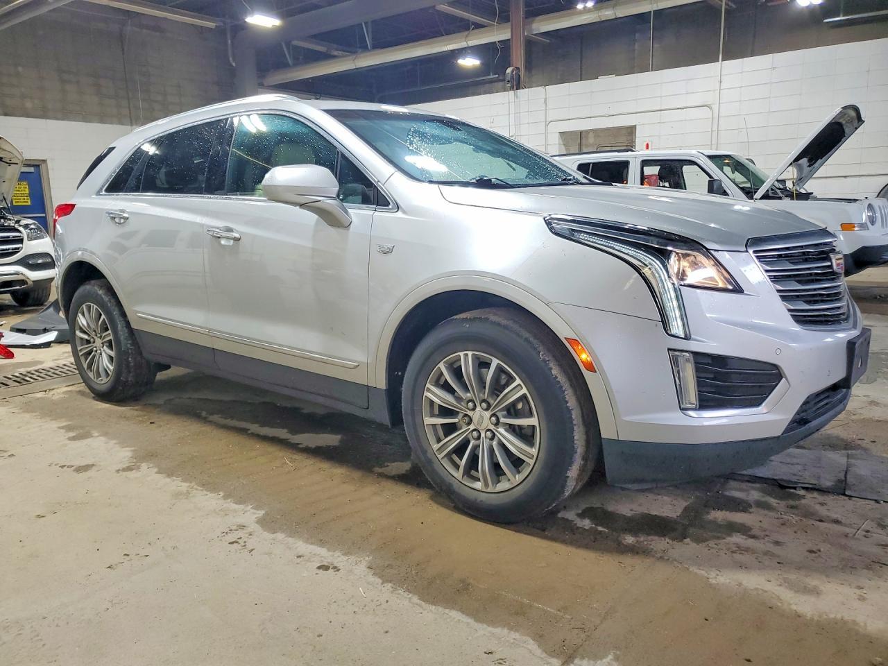 2017 Cadillac Xt5 Luxury - Фото 4