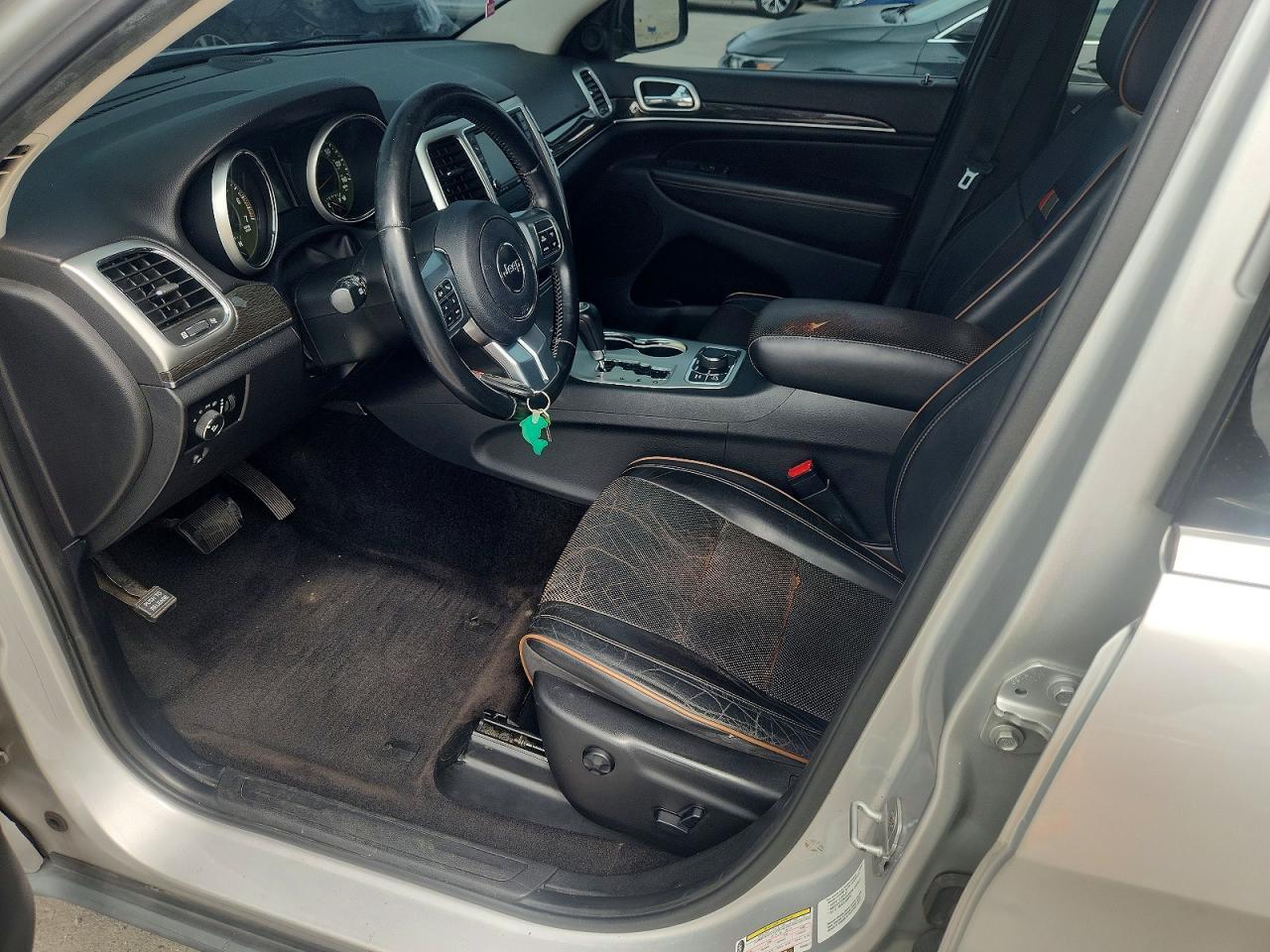 2011 Jeep Grand Cherokee Laredo - Image 7