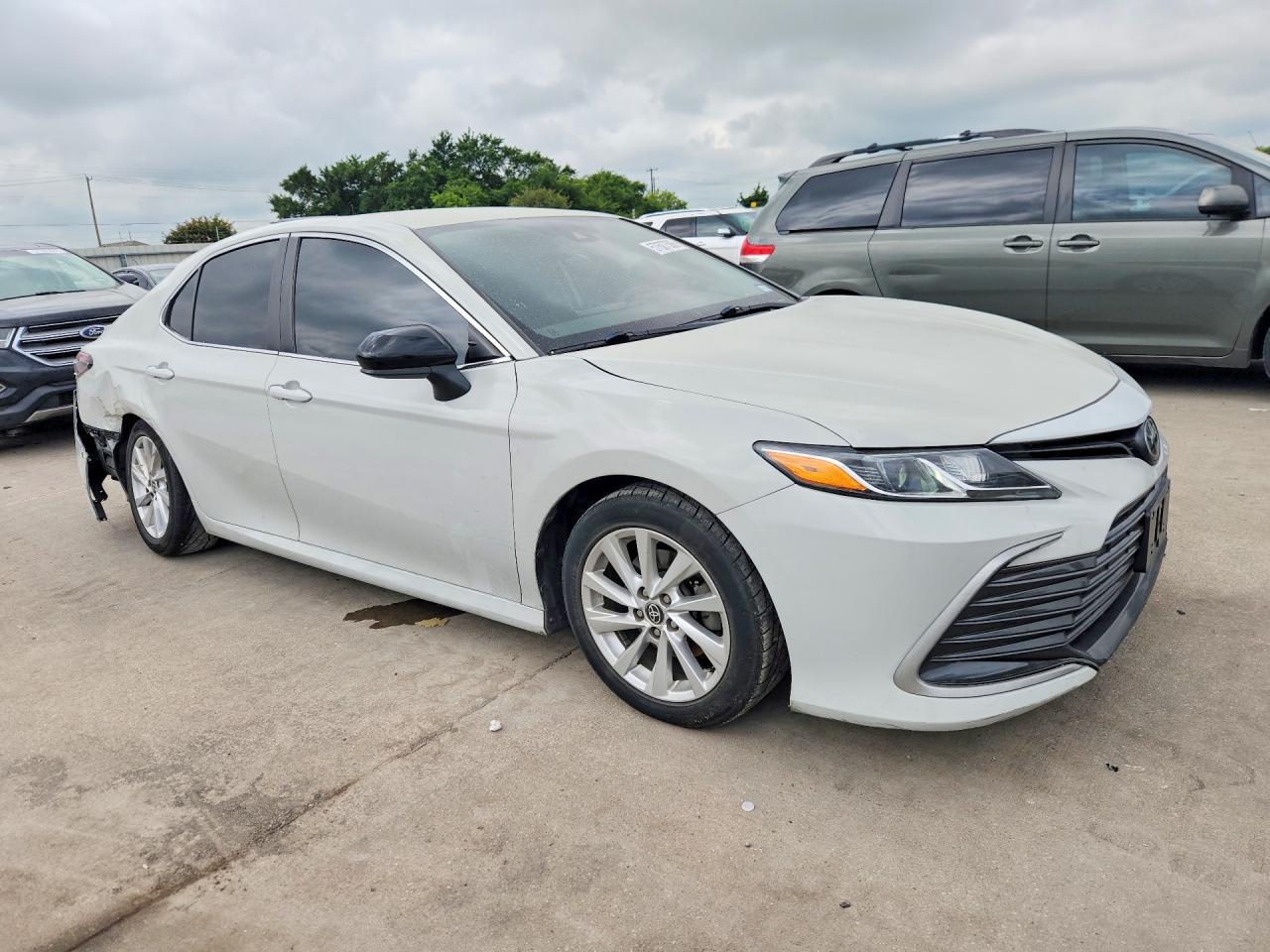 2023 Toyota Camry Le - Фото 4