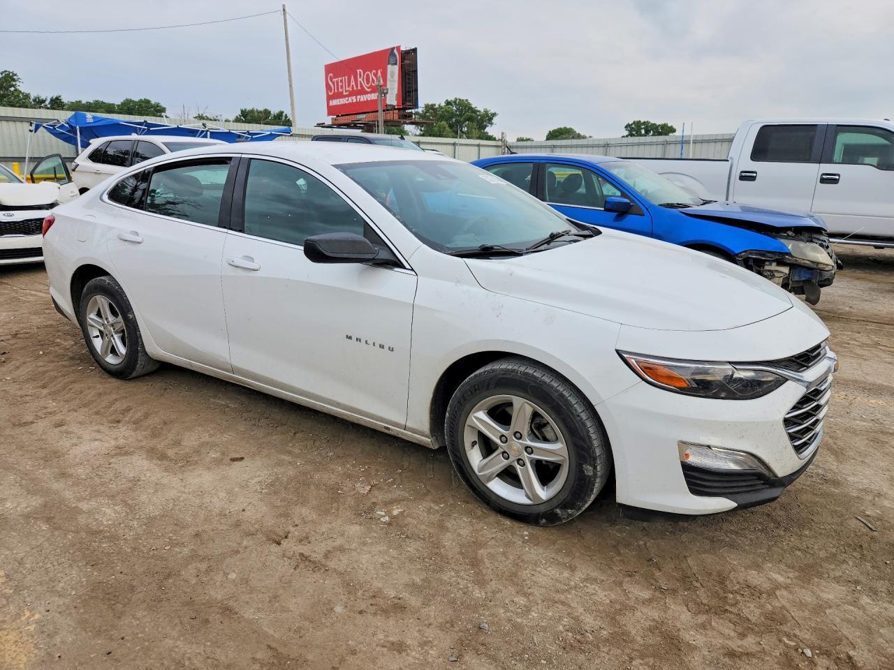 2023 Chevrolet Malibu Ls - Фото 4