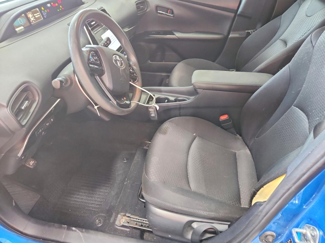 2022 Toyota Prius Le - Image 7