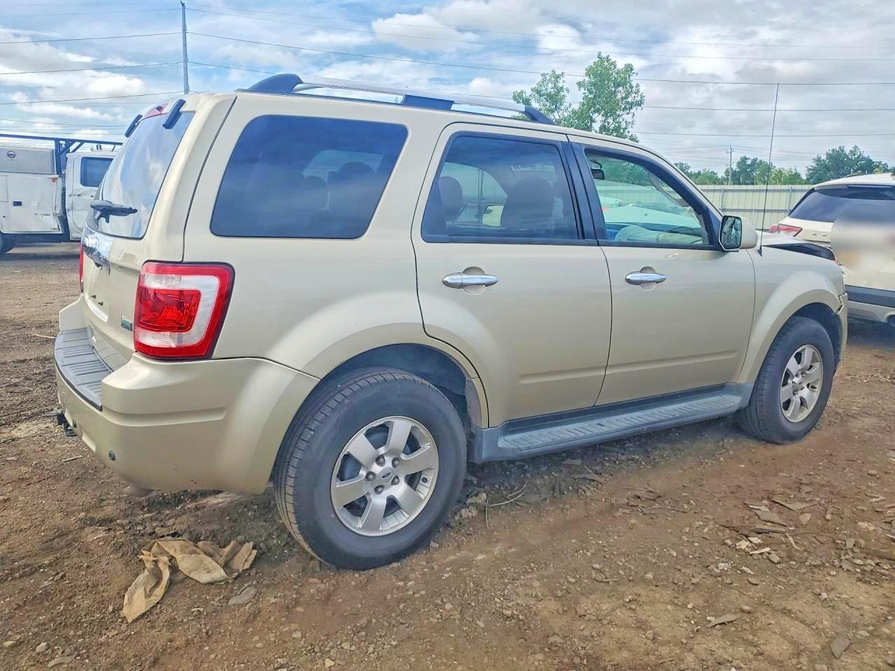 2011 Ford Escape Limited - Image 3