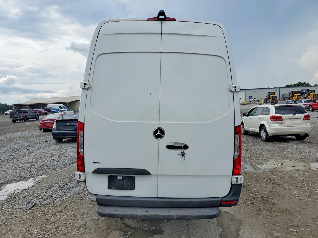 2021 Mercedes-Benz Sprinter 2500 - Image 6