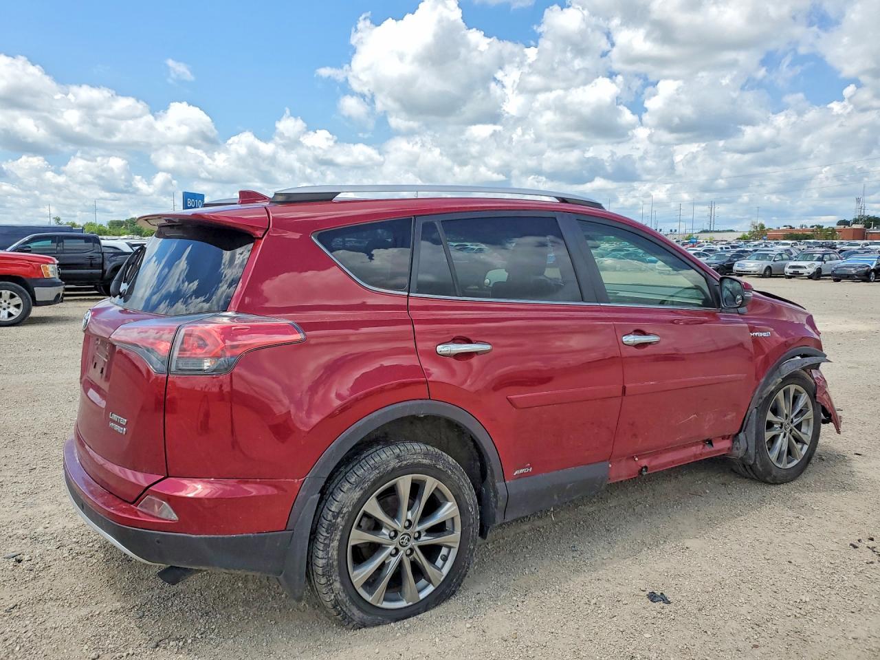2018 Toyota Rav4 - Image 3