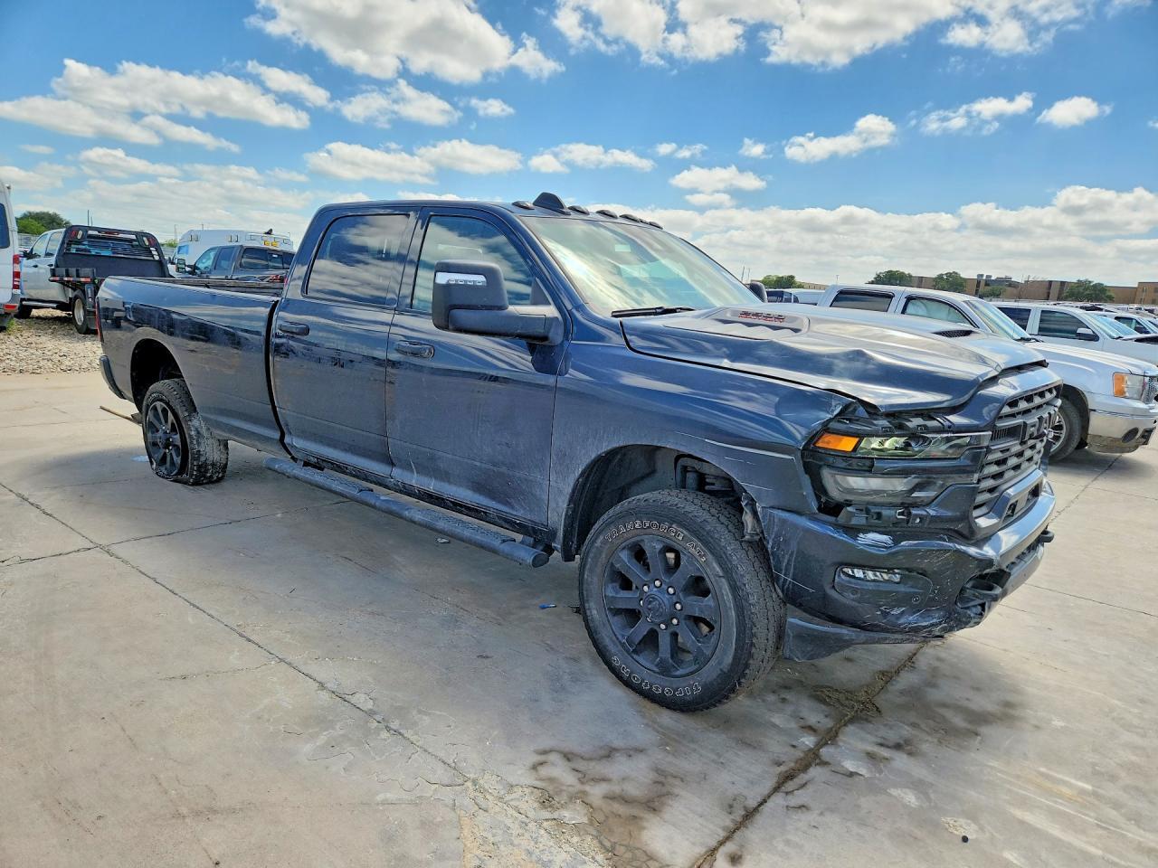 2026 Ram 2500 Tradesman - Фото 4