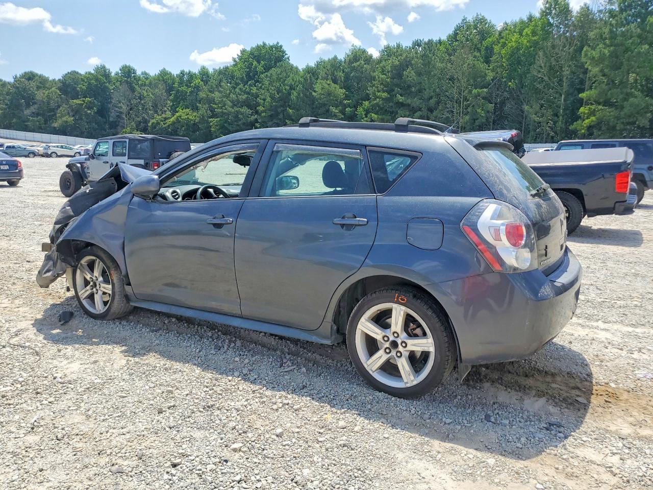 2009 Pontiac Vibe - Image 2