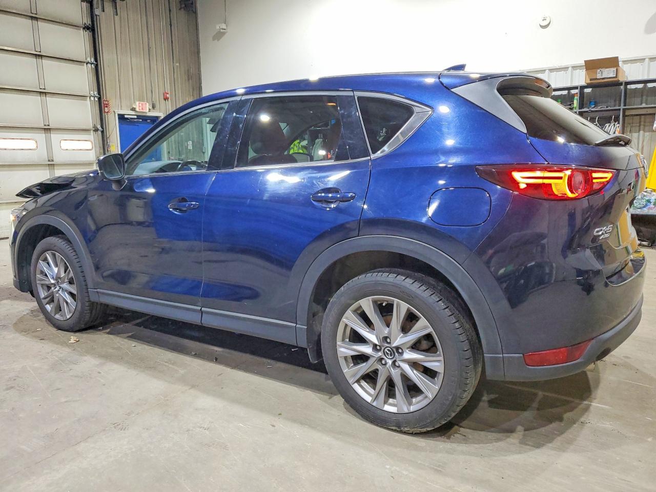 2019 Mazda Cx-5 Grand Touring - Image 2