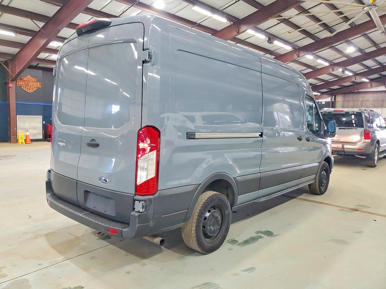 2021 Ford Transit 250 Delivery Van - Фото 3