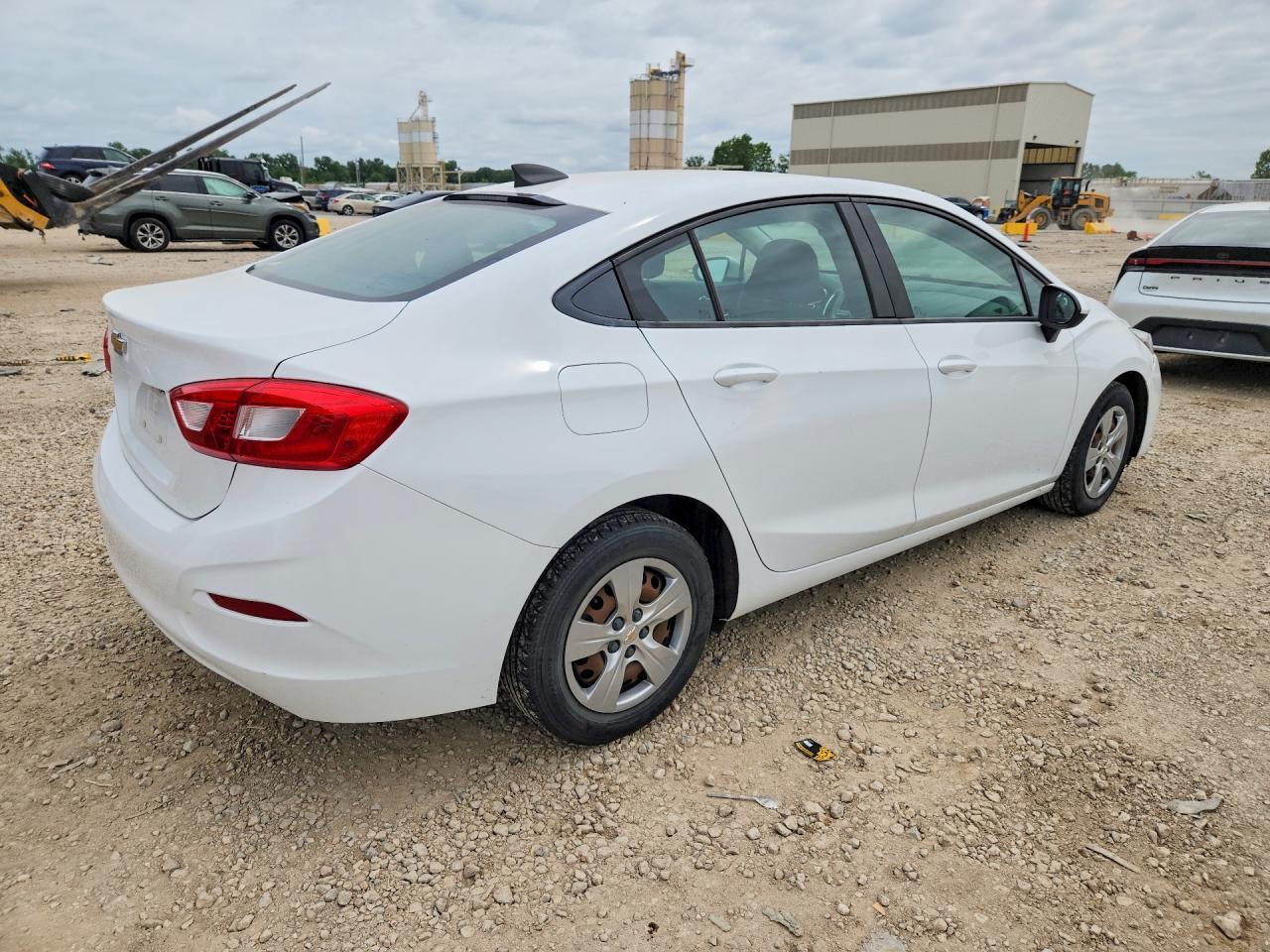 2016 Chevrolet Cruze Ls - Image 3