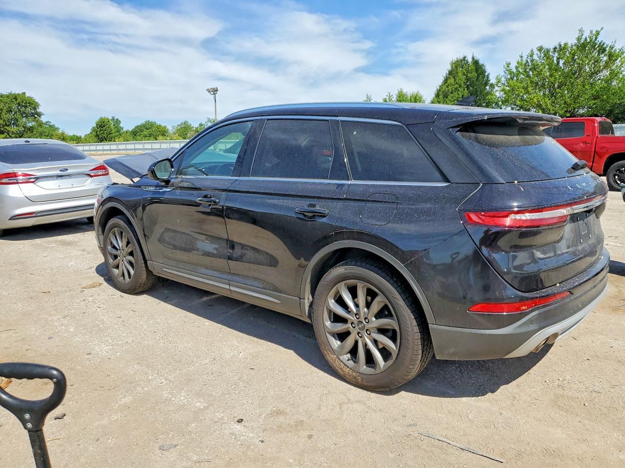 2020 Lincoln Corsair - Image 2