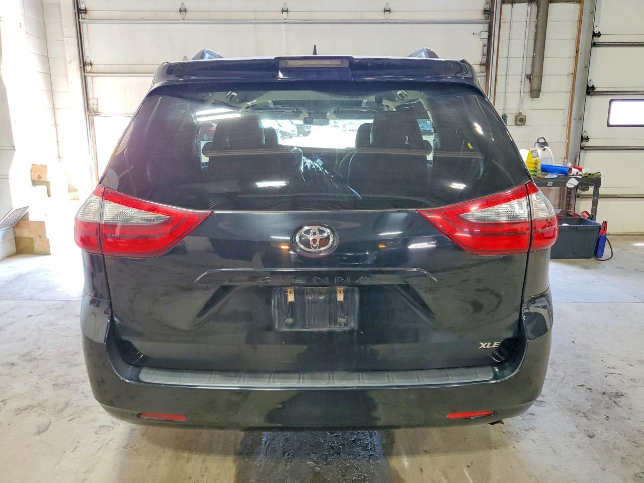 2020 Toyota Sienna - Фото 6