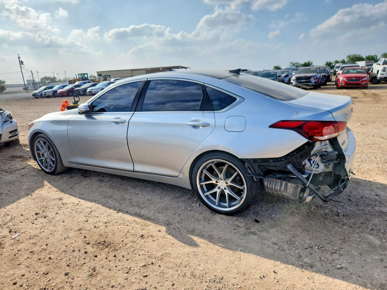 2015 Hyundai Genesis 3.8L - Фото 2
