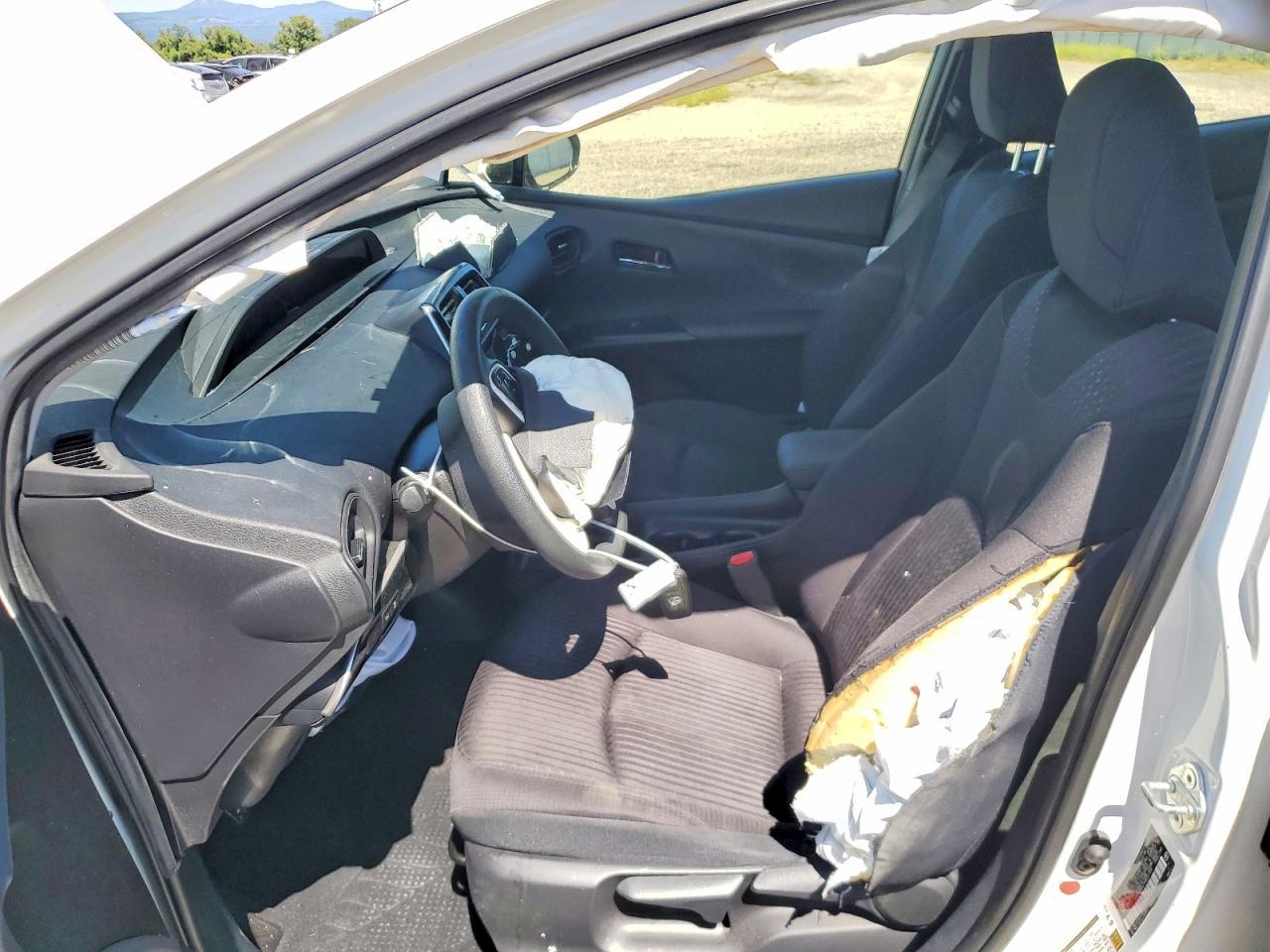 2017 Toyota Prius Two - Image 7