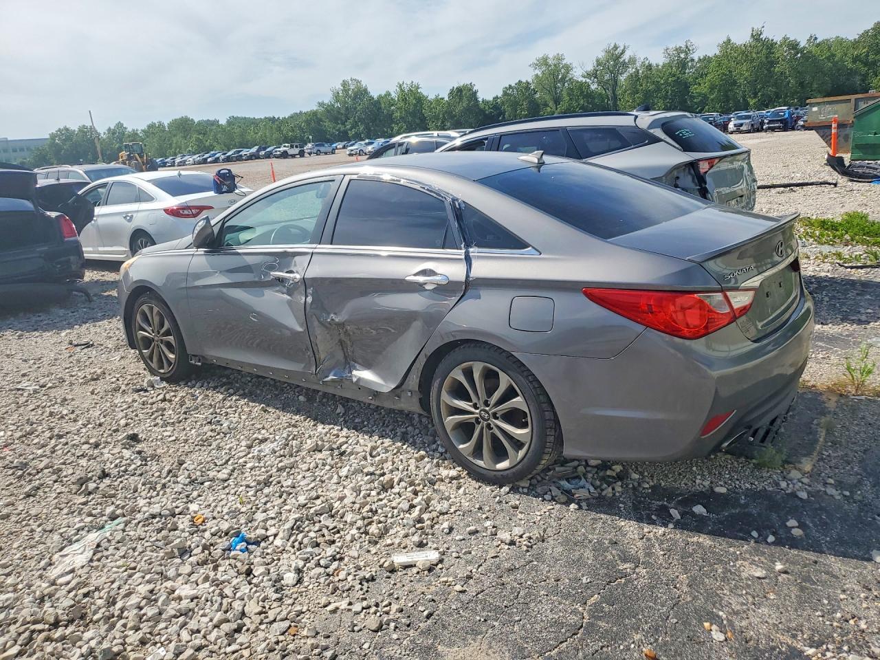 2014 Hyundai Sonata Se - Image 2