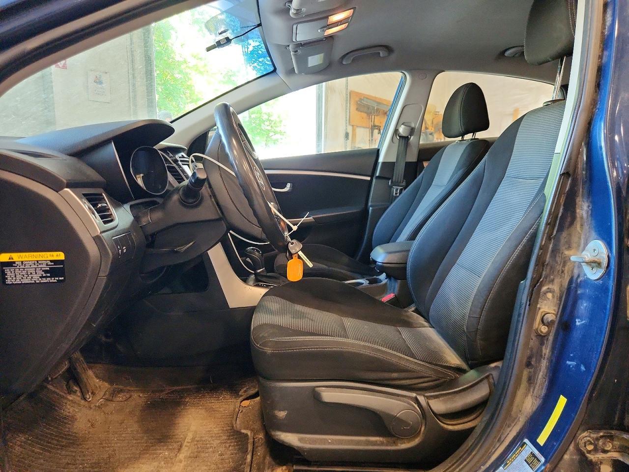 2016 Hyundai Elantra Gt Base - Image 7