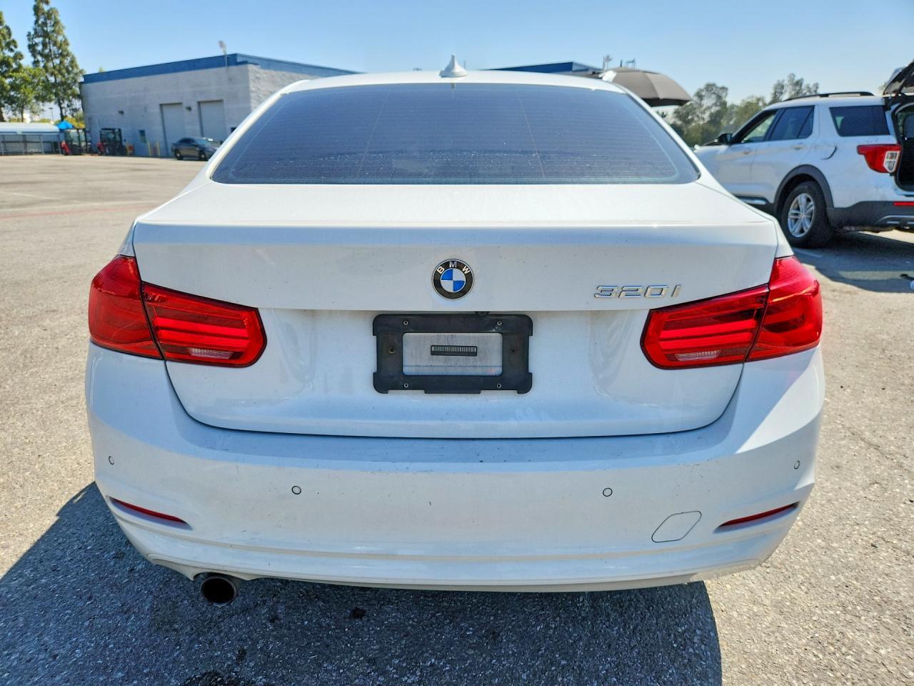 2016 BMW 320 I - Фото 6