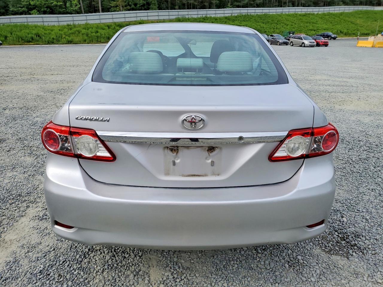 2013 Toyota Corolla L - Фото 6