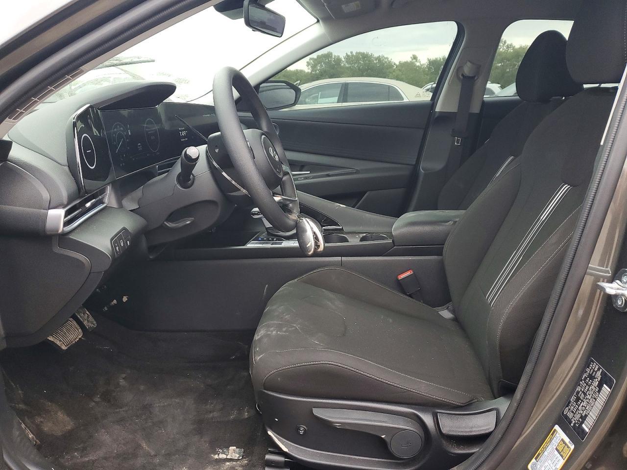 2024 Hyundai Elantra Blue - Image 7