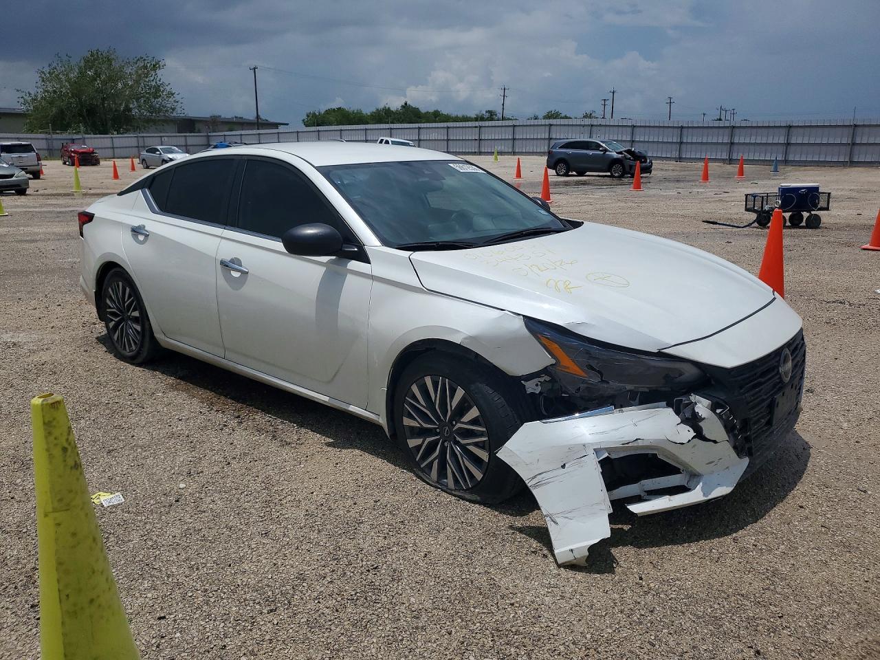 2024 Nissan Altima Sv - Image 4