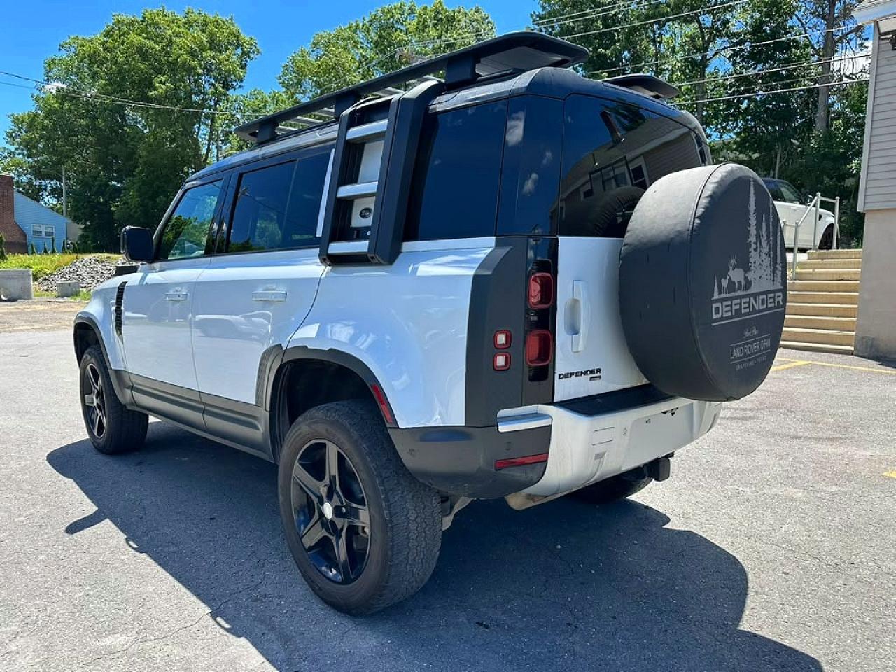 2022 Land Rover Defender 110 Se - Image 2