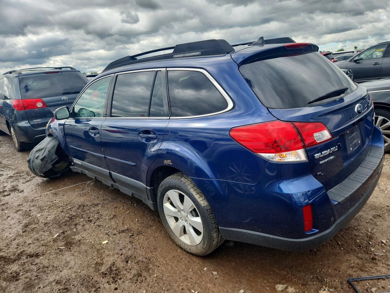 2011 Subaru Outback 2.5I Limited - Фото 2