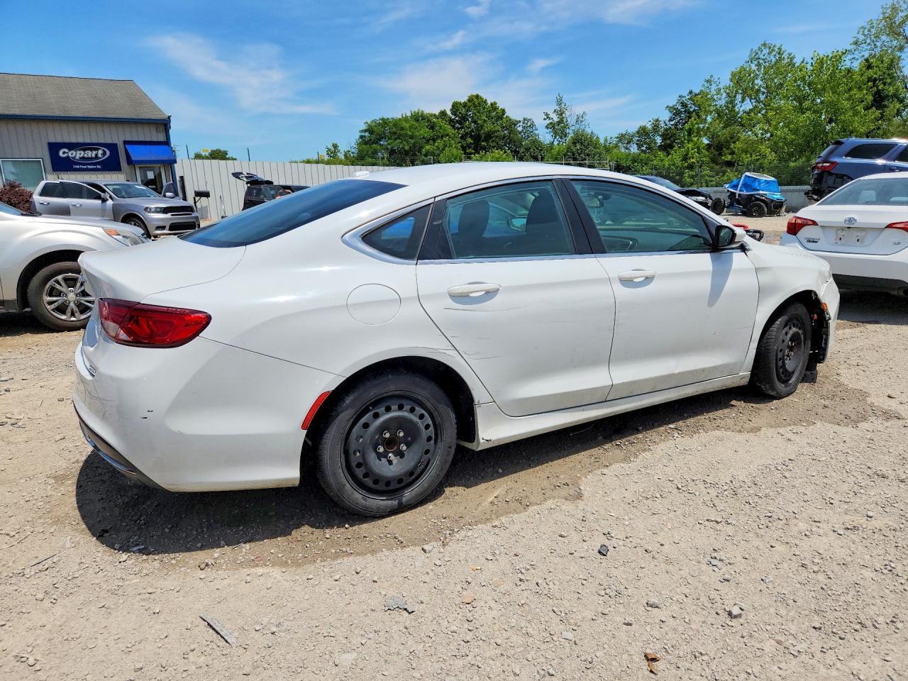2016 Chrysler 200 Limited - Фото 3