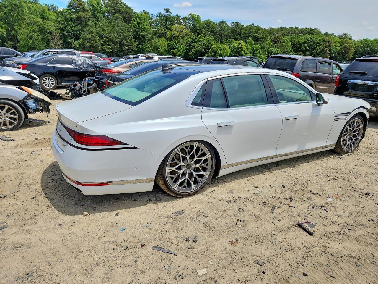 2025 Genesis G90 3.5T E-Supercharger - Image 3