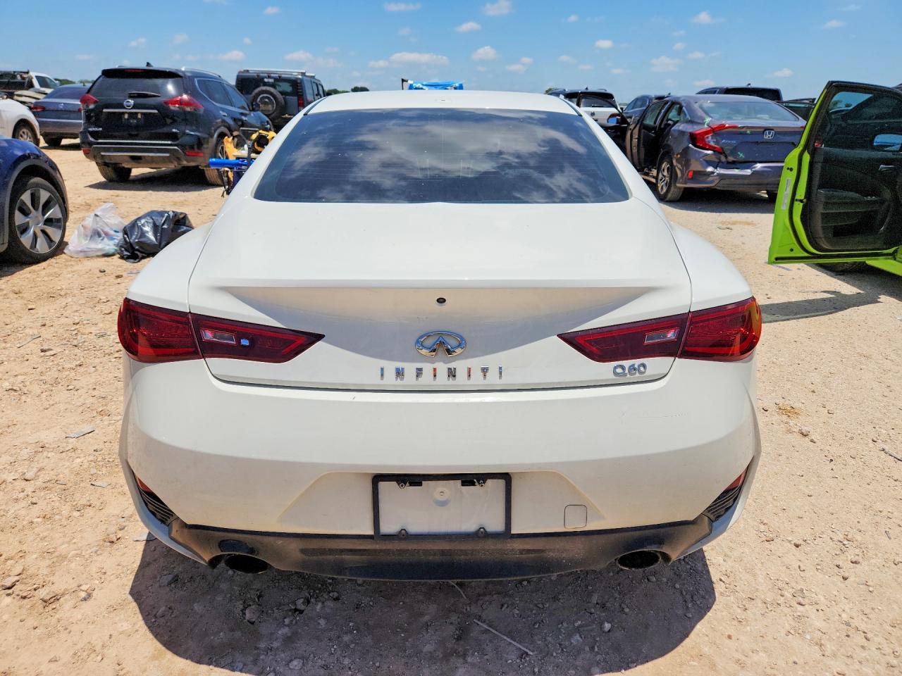 2018 Infiniti Q60 3.0T Luxe - Фото 6