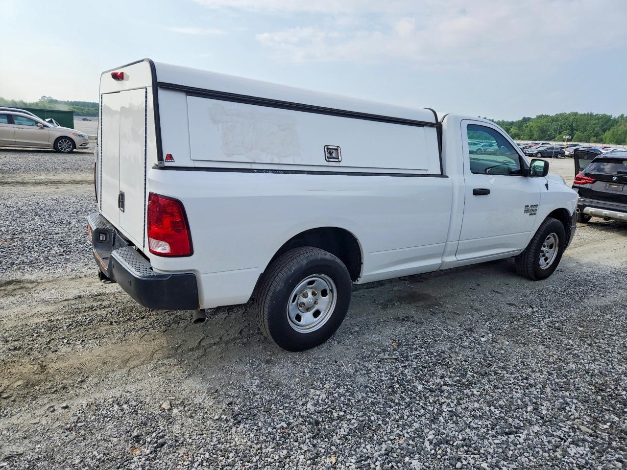 2019 Ram 1500 Classic Tradesman - Фото 3
