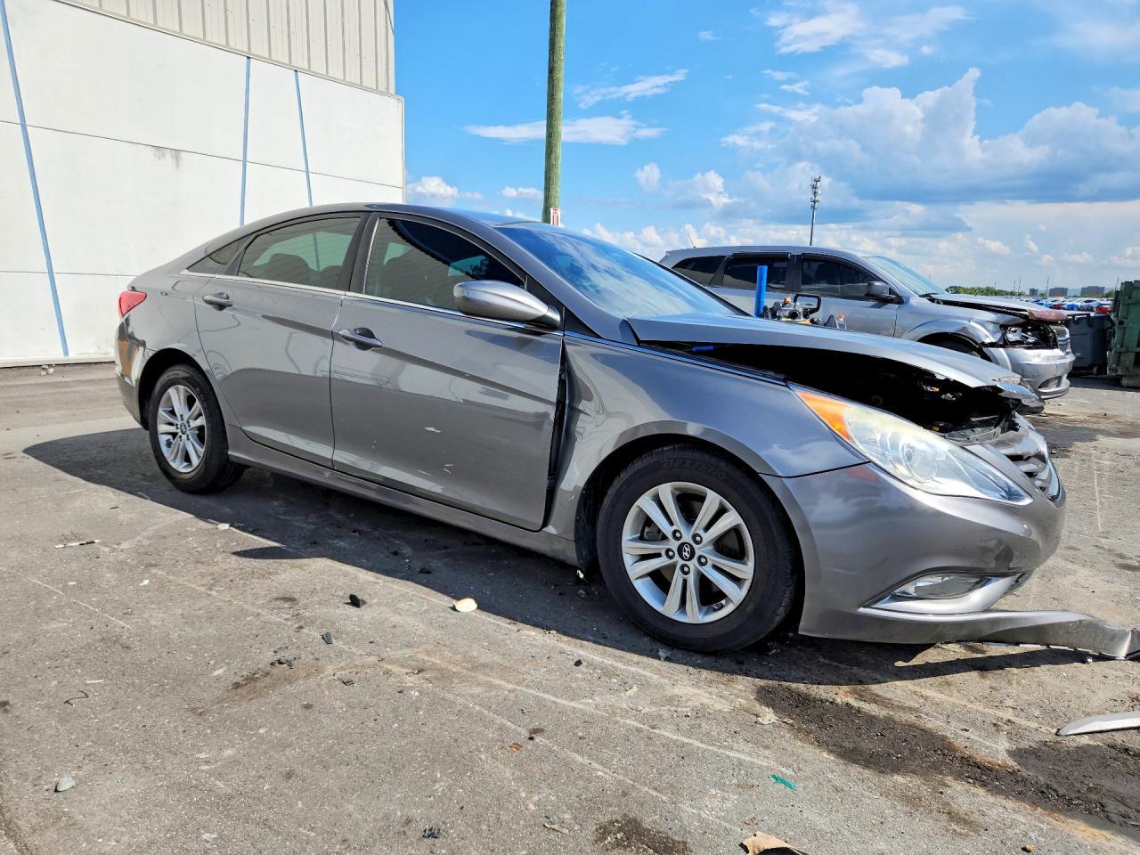 2013 Hyundai Sonata Gls - Image 4