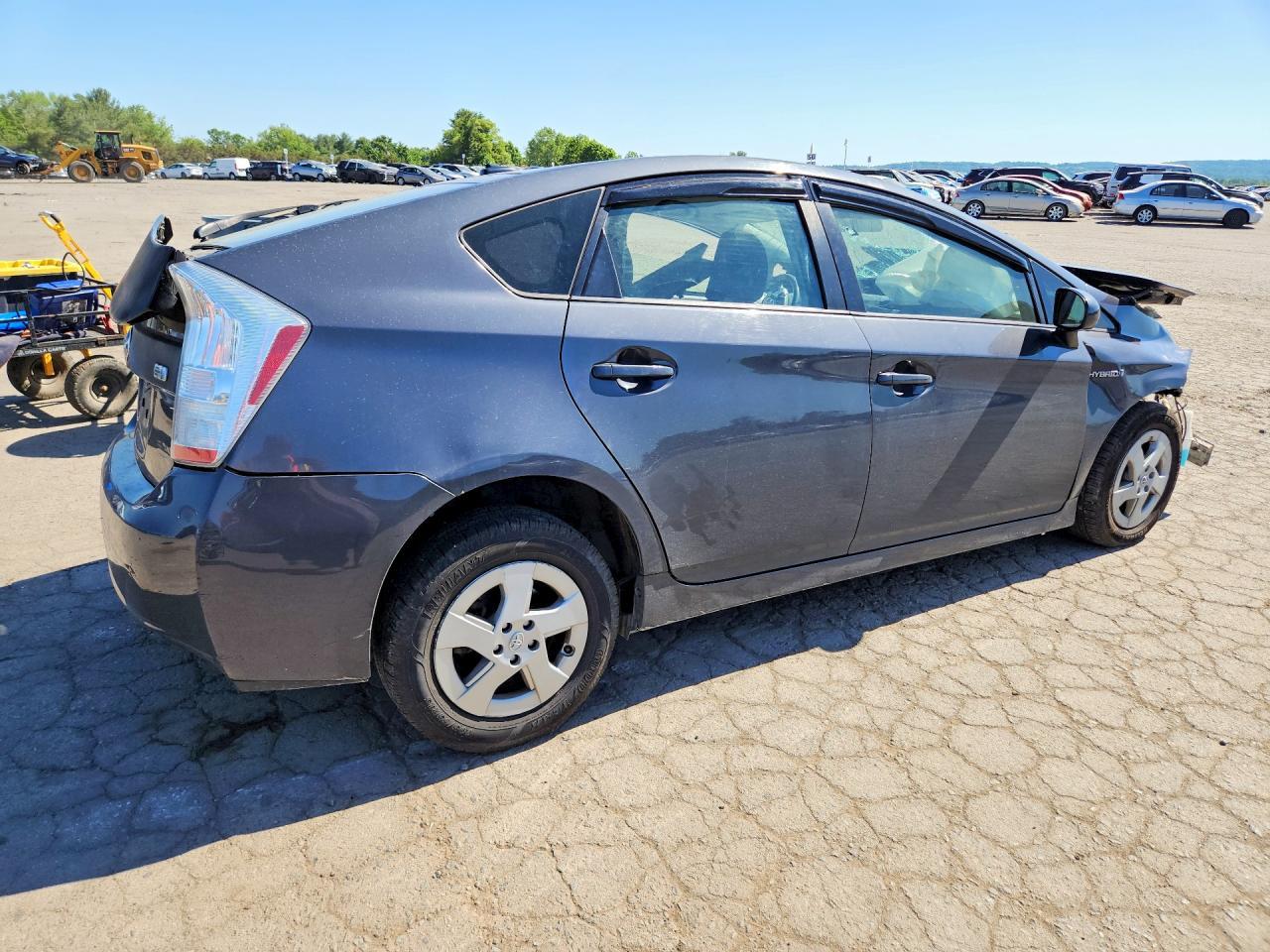 2010 Toyota Prius Iii - Image 3