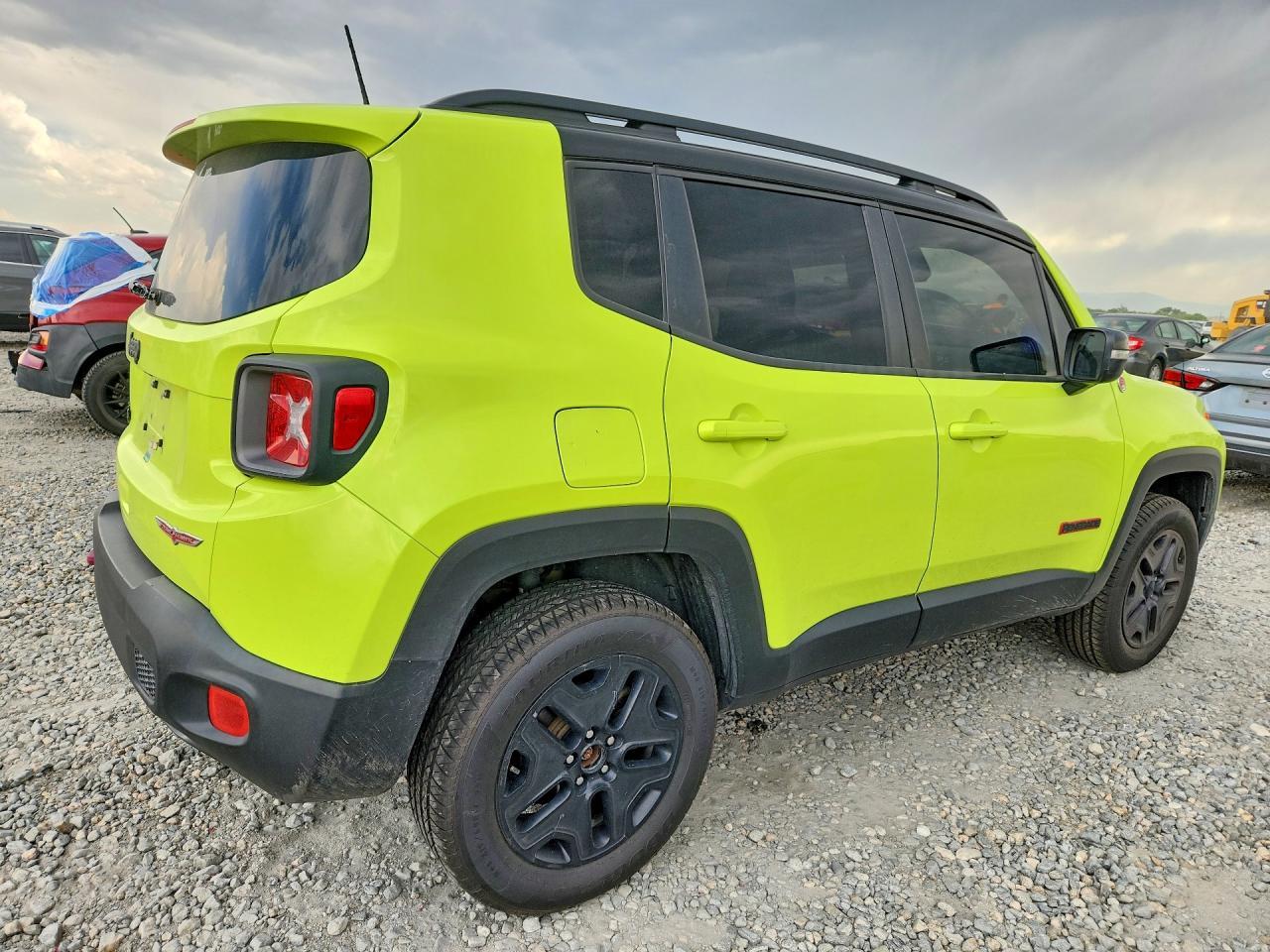 2018 Jeep Renegade Trailhawk - Image 3