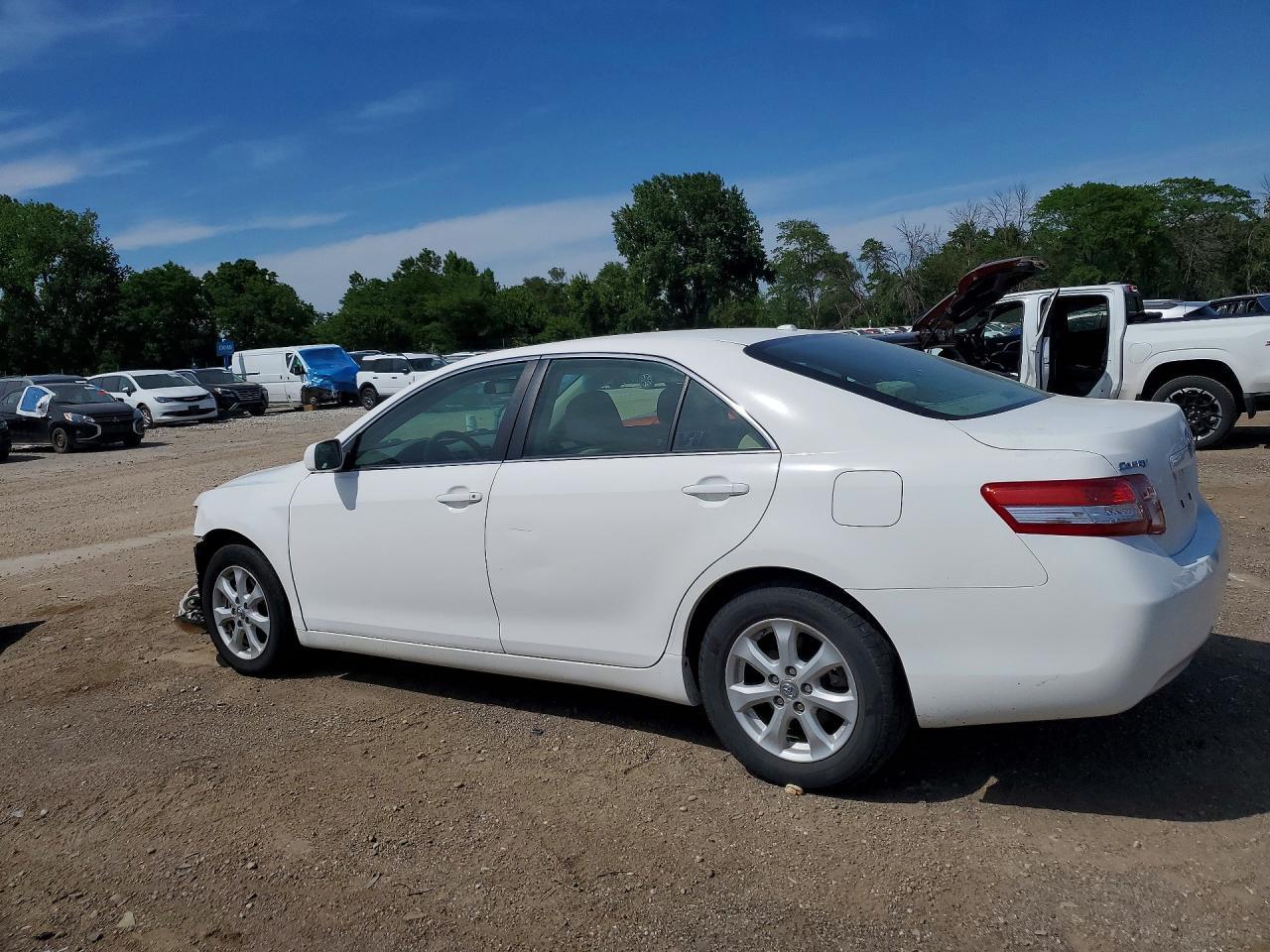 2011 Toyota Camry - Image 2