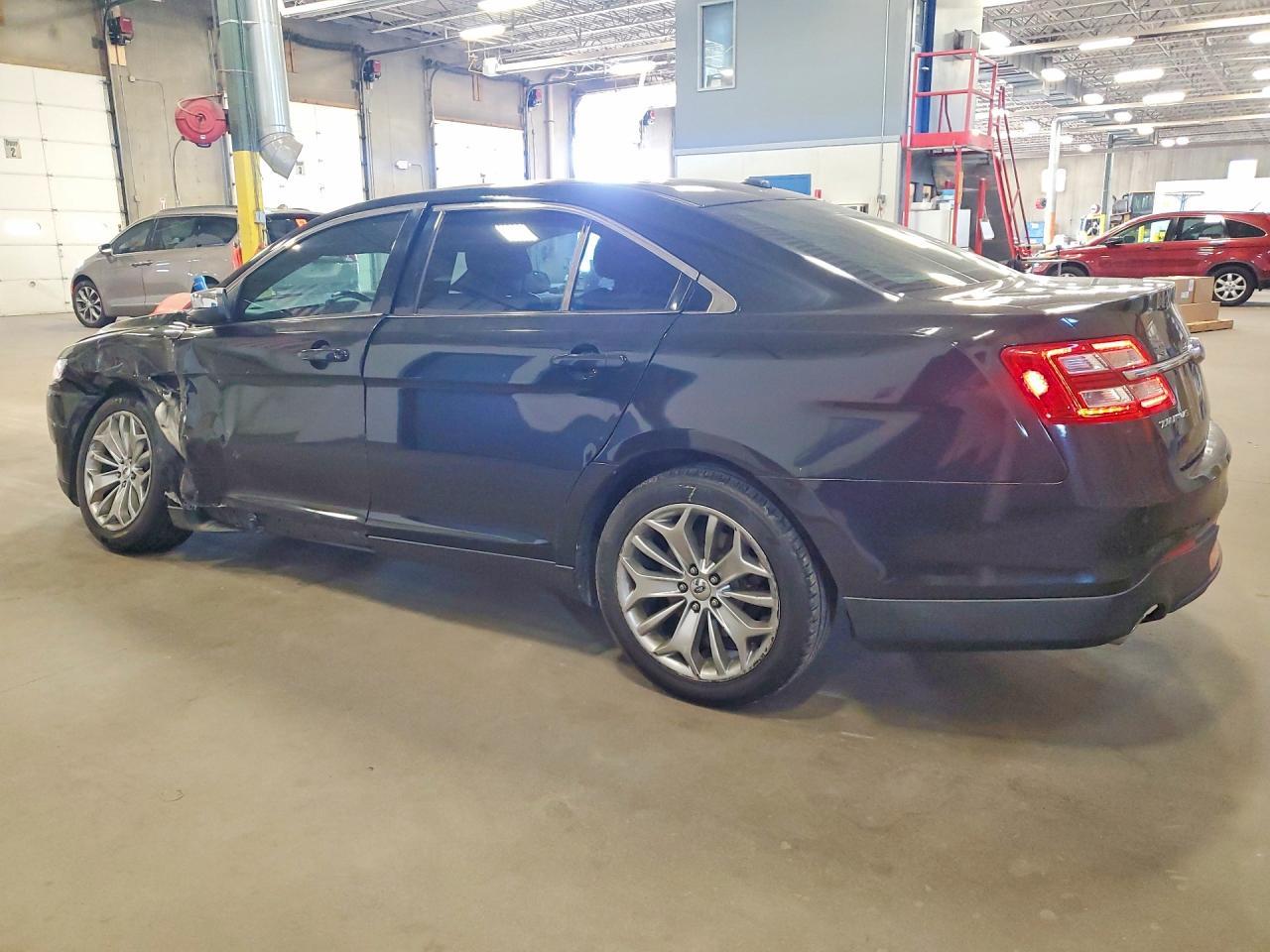2013 Ford Taurus Limited - Фото 2
