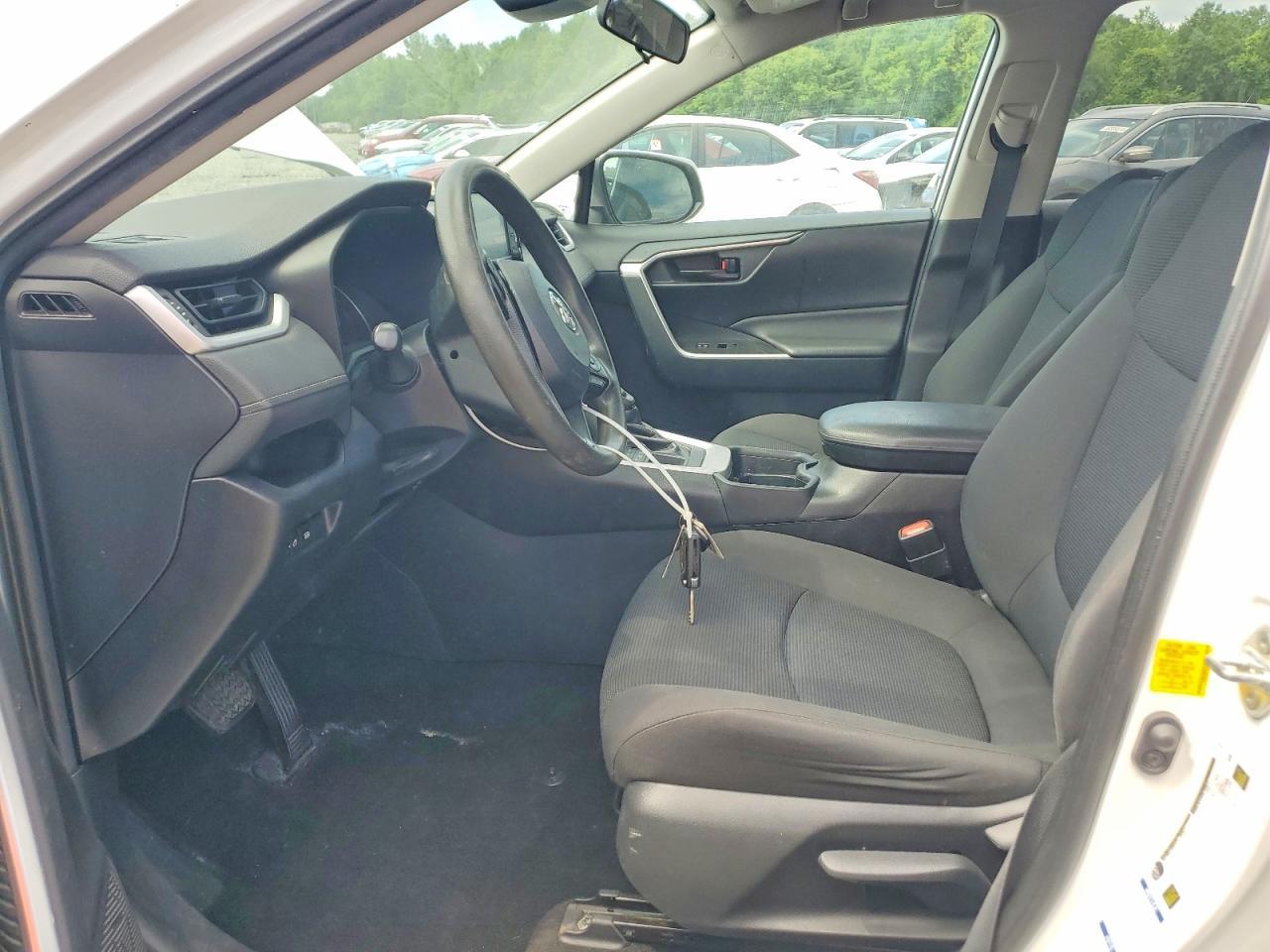 2020 Toyota Rav4 Le - Image 7