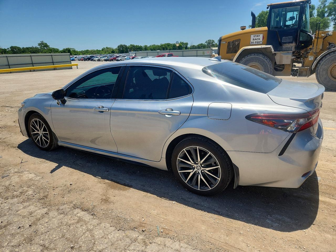 2023 Toyota Camry Se - Image 2