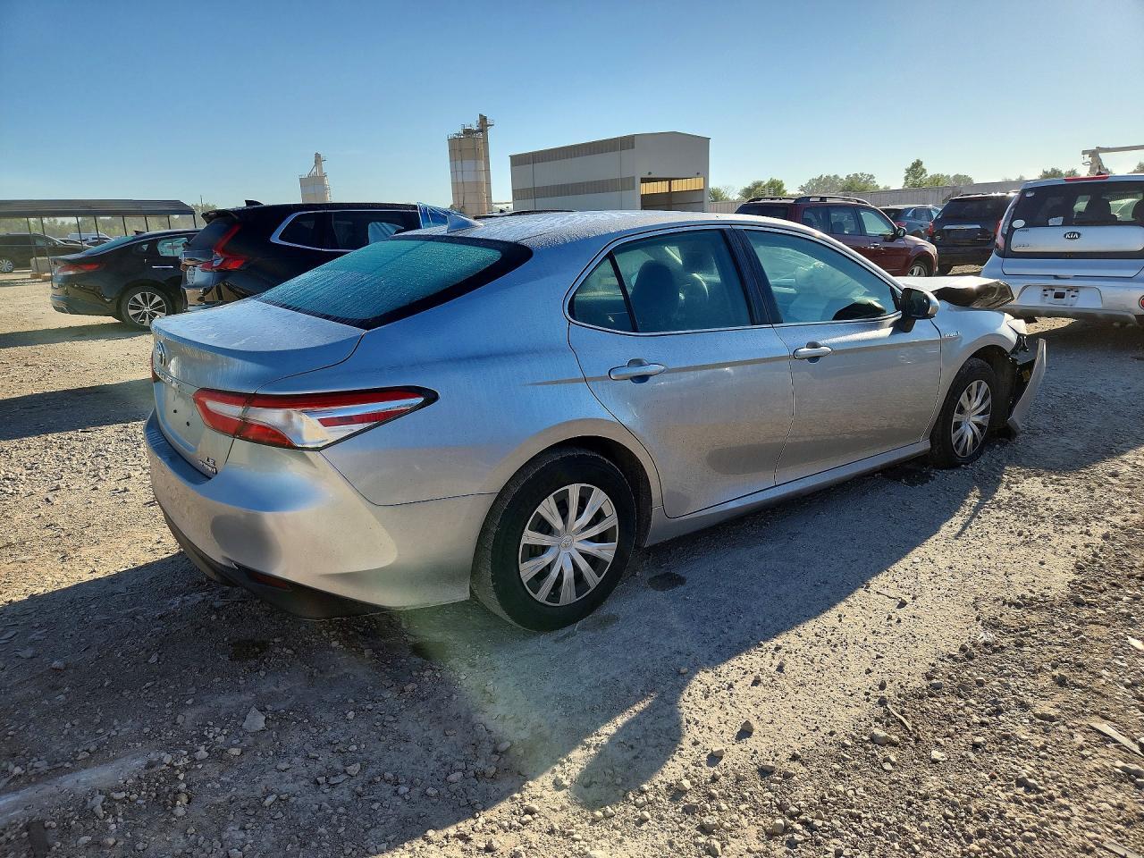 2019 Toyota Camry Le - Фото 3