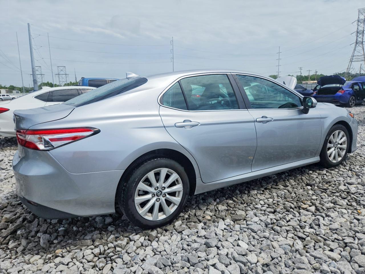 2020 Toyota Camry Le - Image 3