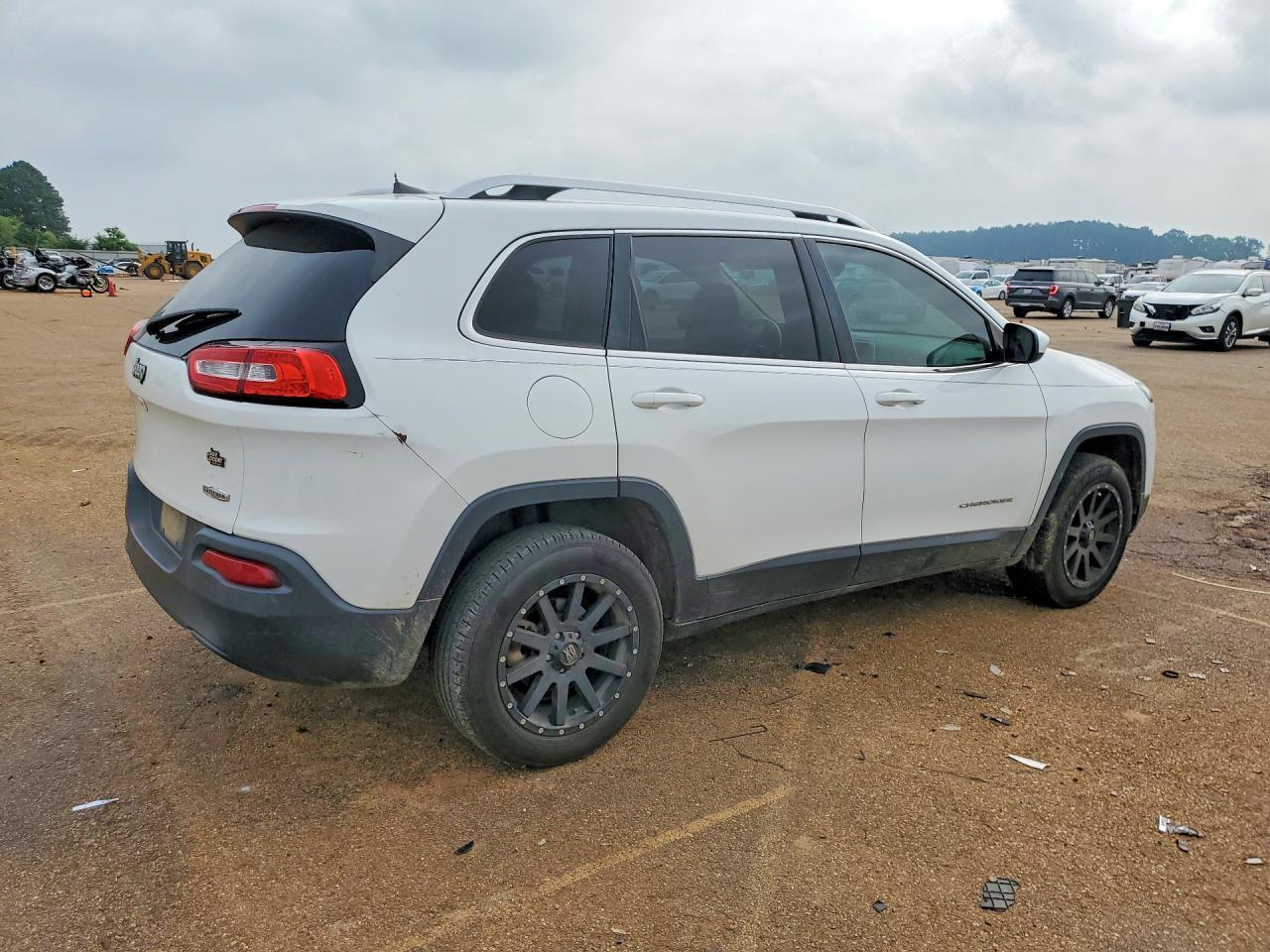 2016 Jeep Cherokee Latitude - Фото 3