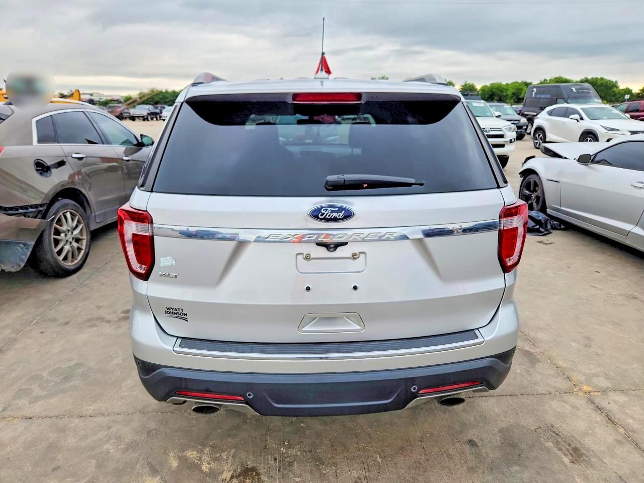 2018 Ford Explorer Xlt - Image 6