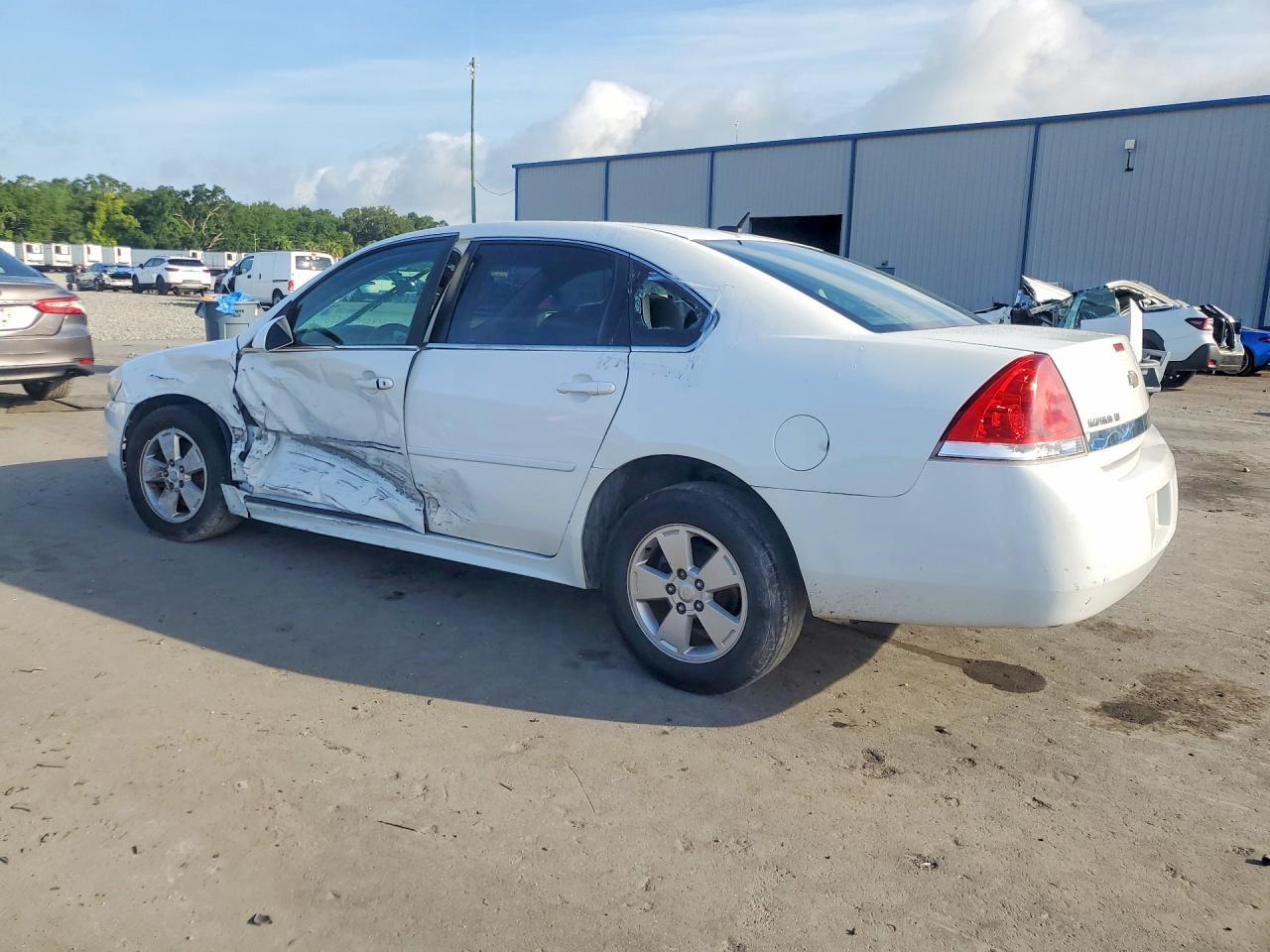 2010 Chevrolet Impala Lt - Фото 2