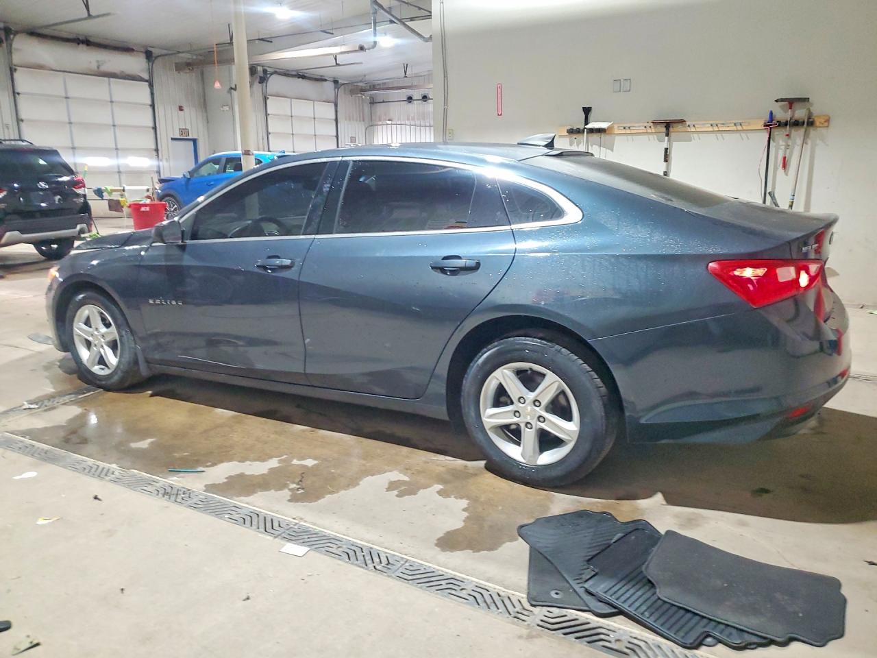 2020 Chevrolet Malibu Ls - Фото 2