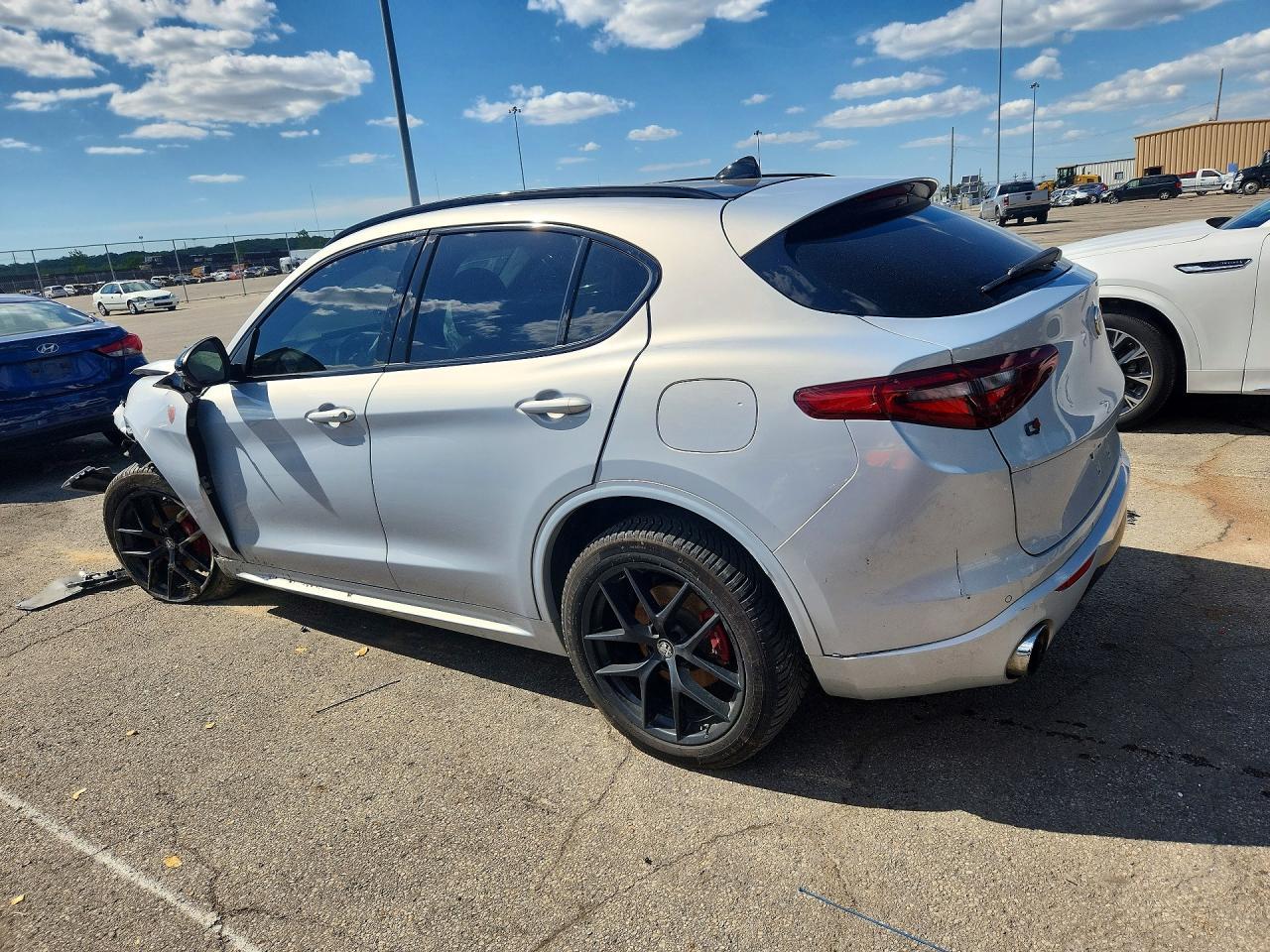 2021 Alfa Romeo Stelvio Ti - Фото 2