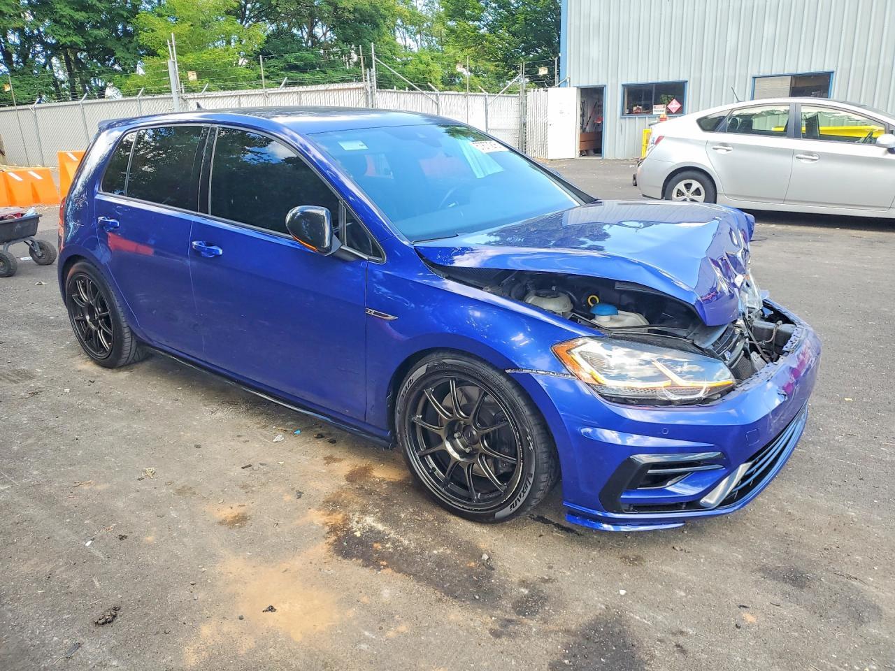 2018 Volkswagen Golf R - Image 4