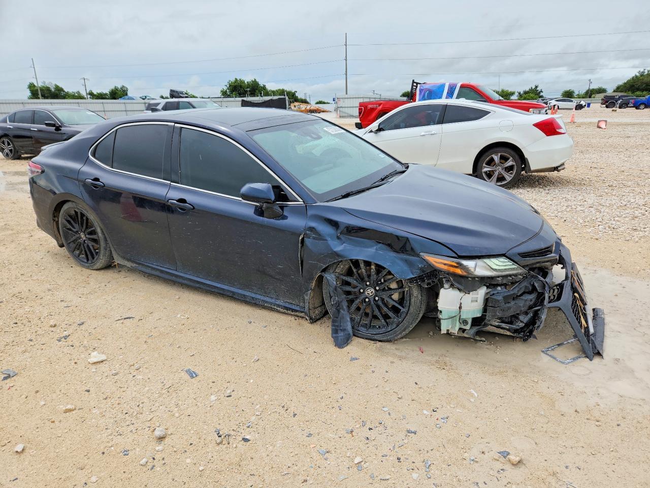 2021 Toyota Camry Xse - Фото 4