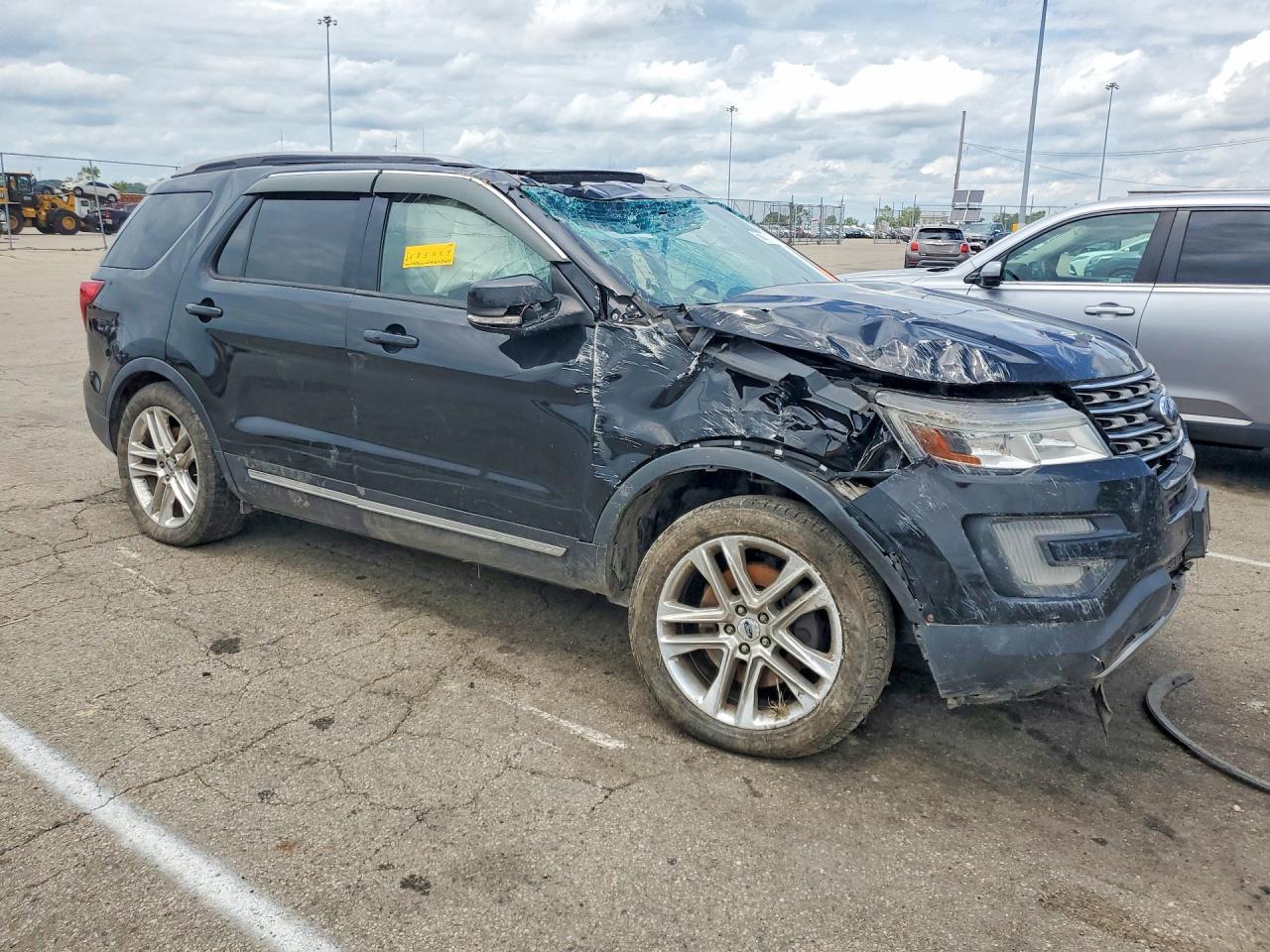 2016 Ford Explorer Xlt - Фото 4