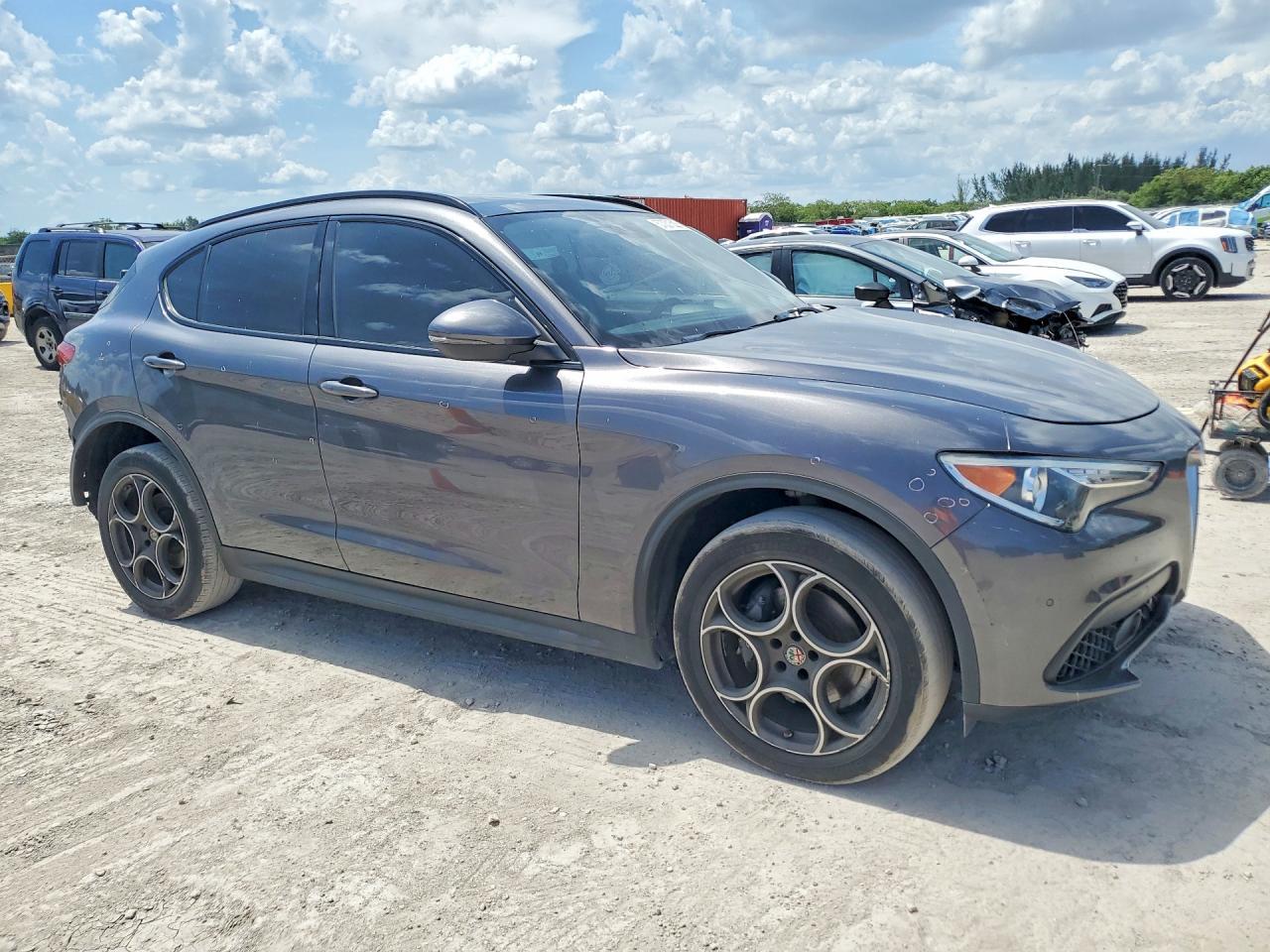2018 Alfa Romeo Stelvio Sport - Фото 4