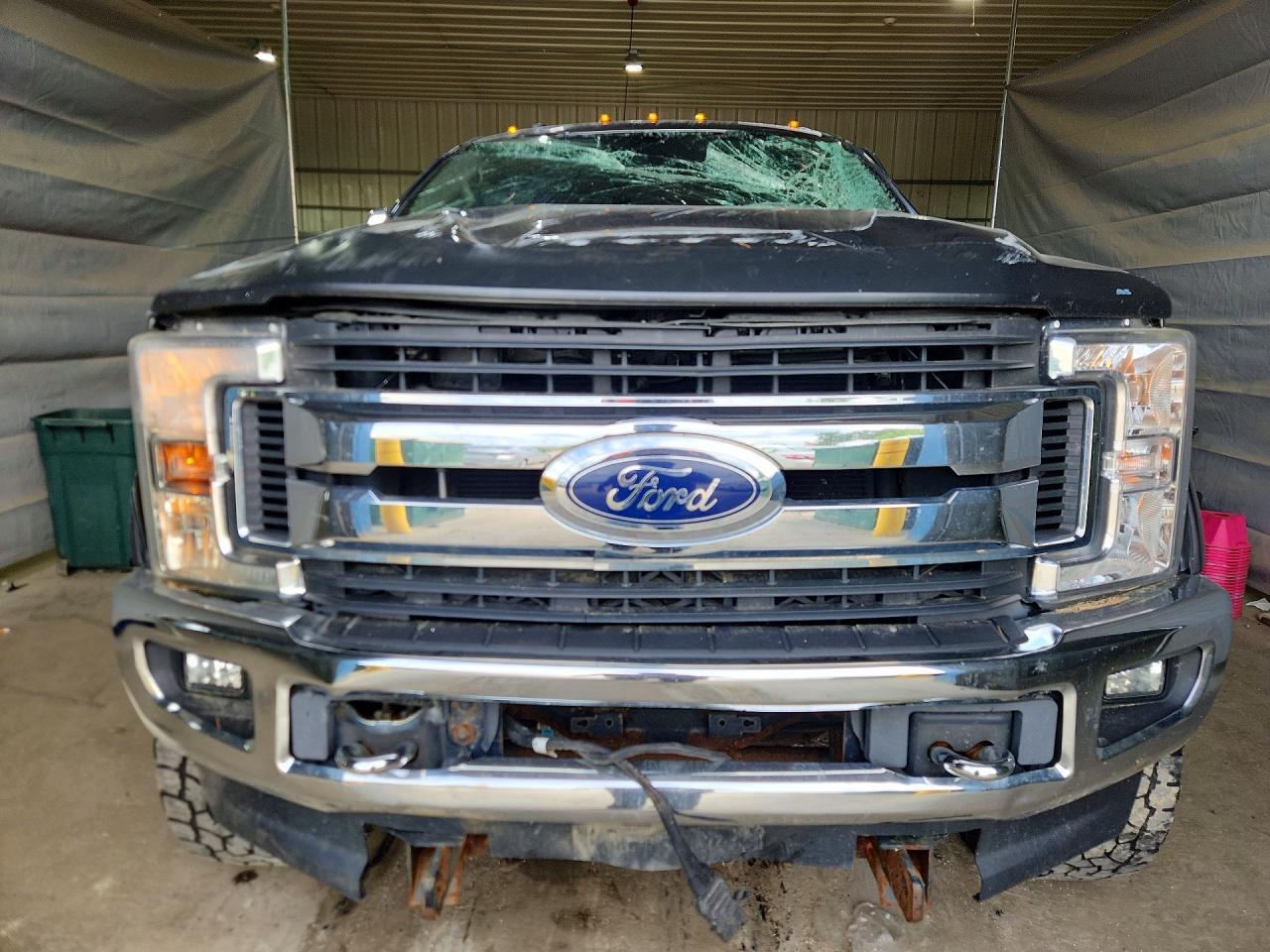 2017 Ford F250 Super Duty - Image 5