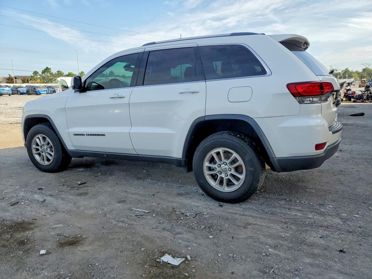 2020 Jeep Grand Cherokee Laredo - Image 2